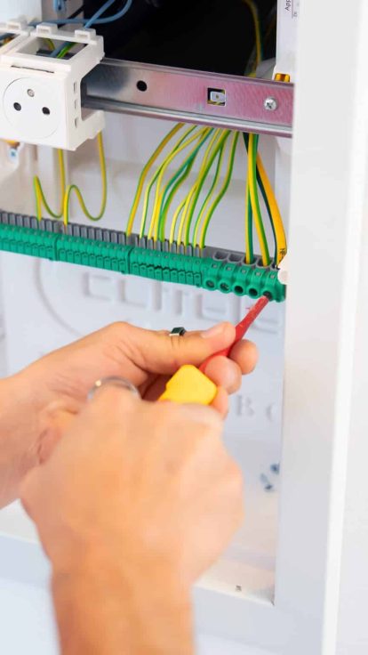 Électricien courant faible dans le Var : l’intégrateur CFO+CFA pour vos bâtiments neufs