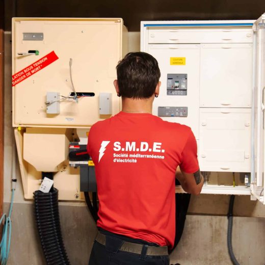 Installateur électrique résidentiel collectif dans le Var &amp; PACA